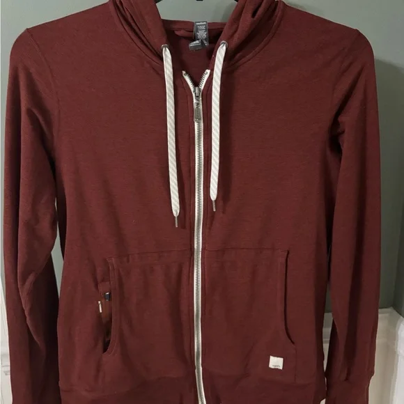 Vuori NWOT Halo Performance
Zip Up Hoody 2.0 Lightweight
DreamKnit Fabric Sz M - Picture 2 of 5